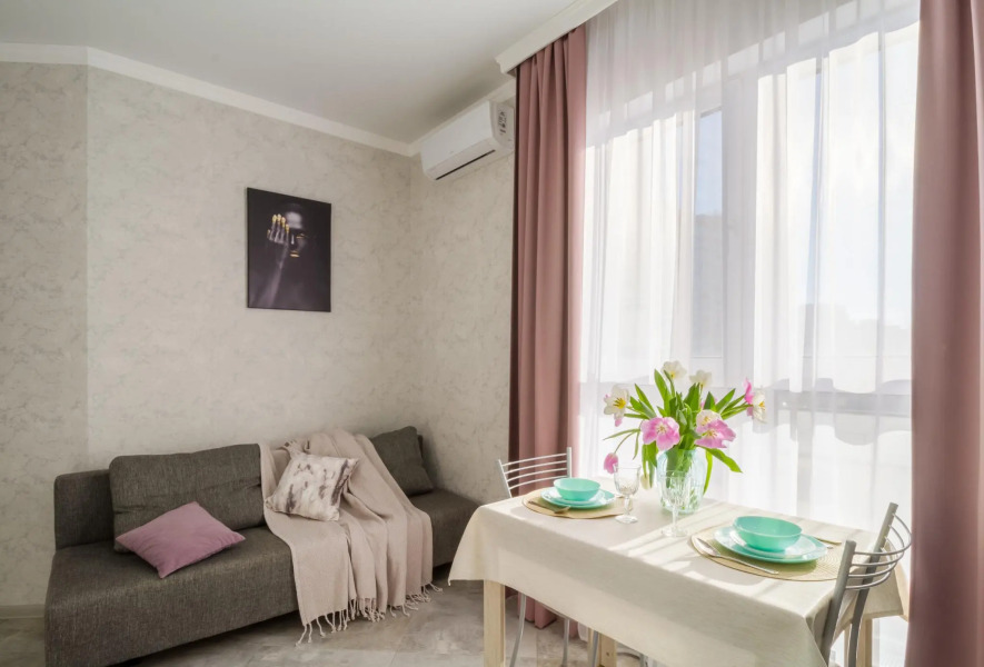 Южный берег на набережной Адмирала Серебрякова