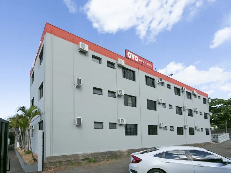 OYO Florenza Palace Hotel