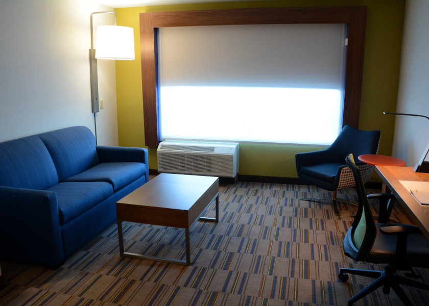 Holiday Inn Express & Suites Pittsburgh - Monroeville