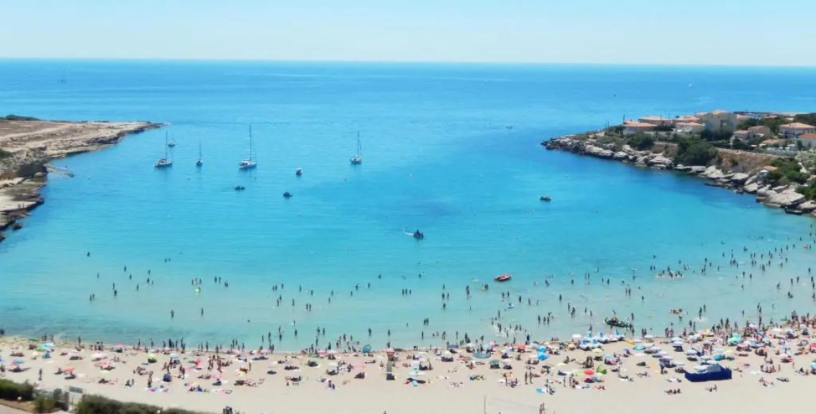 Le Petit Martégal appartement spacieux en Centre ville et proche de la plage