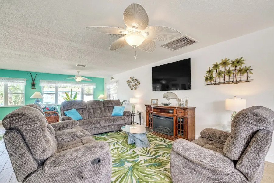 Boat Dock & Kayaks: Canalfront Home in Homosassa