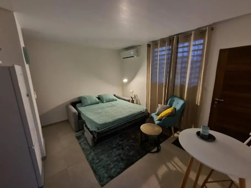 Charmant Studio rénové, 5 min à pied de la plage