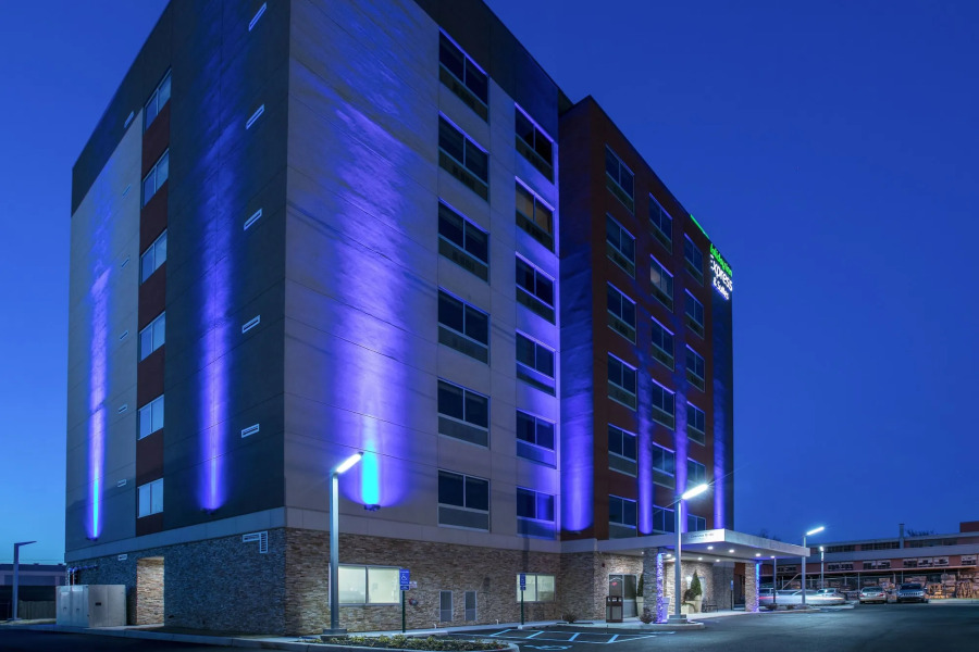 Holiday Inn Express & Suites Jersey City North - Hoboken by IHG