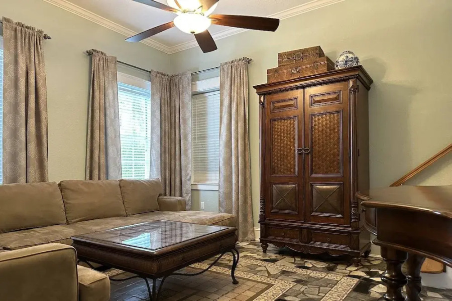 Charleston House, Beach, Shops & Restaurants, Downtown, The Square, Pool