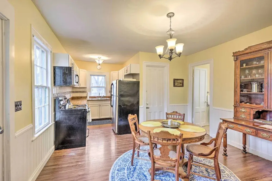 Victorian Home in Penn Yan ~ 1 Mi to Keuka Lake!