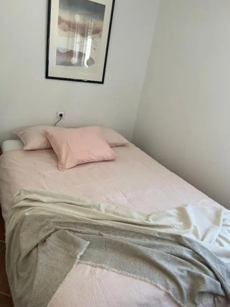 Small, 2 bedroom house, 50 m from the sea