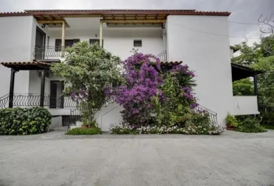 Yiannis Rania Apartments