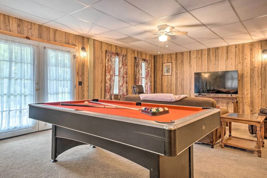 Hot Tub & Fire Pit: Pet-friendly Clayton Escape!