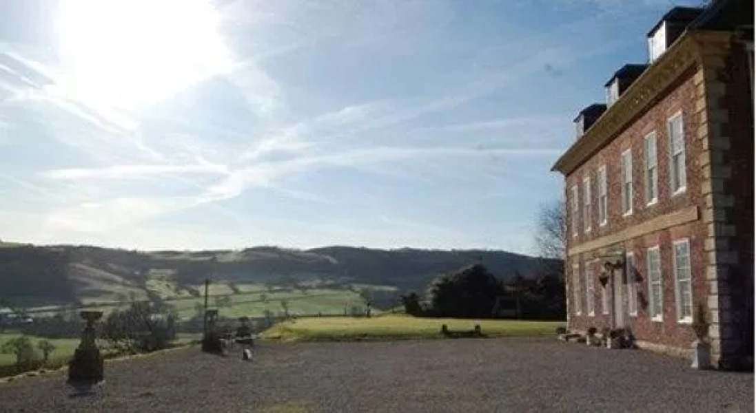 Plas Uchaf - Guest House