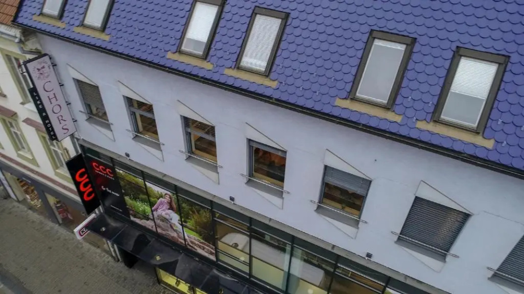 CHORS like a hotel - 1st World NFT Block & Art Capsule Hostel MetaCHORS