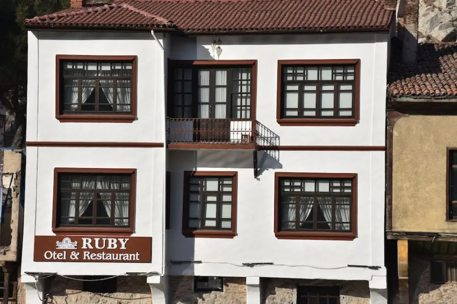 Ruby Hotel