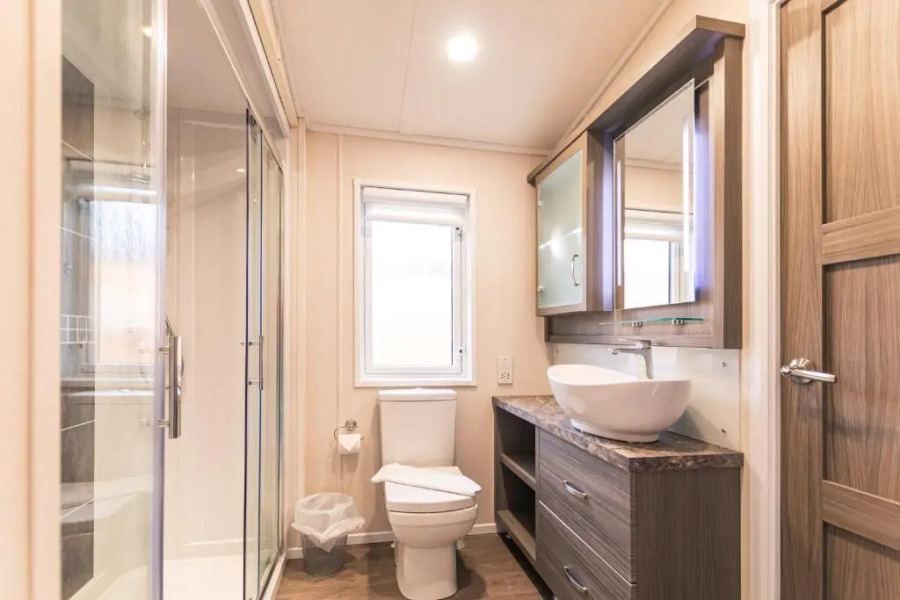 The Crucible lodge with Hot Tub