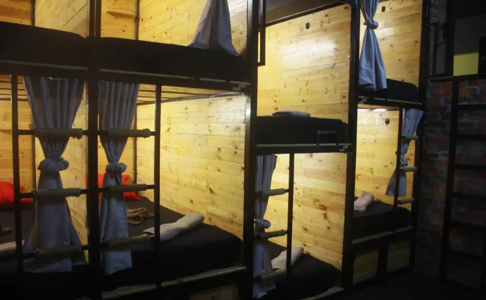 THE BUNK BACKPACKERS HOSTEL by fleur