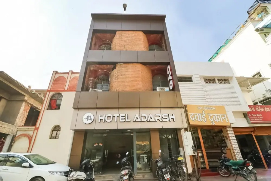 OYO 28789 Hotel Adarsh