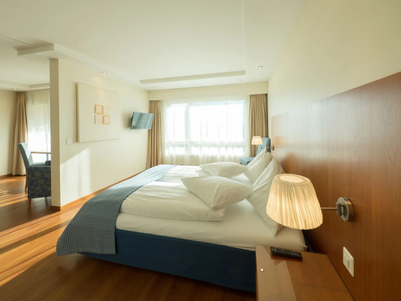 Hotel Holiday