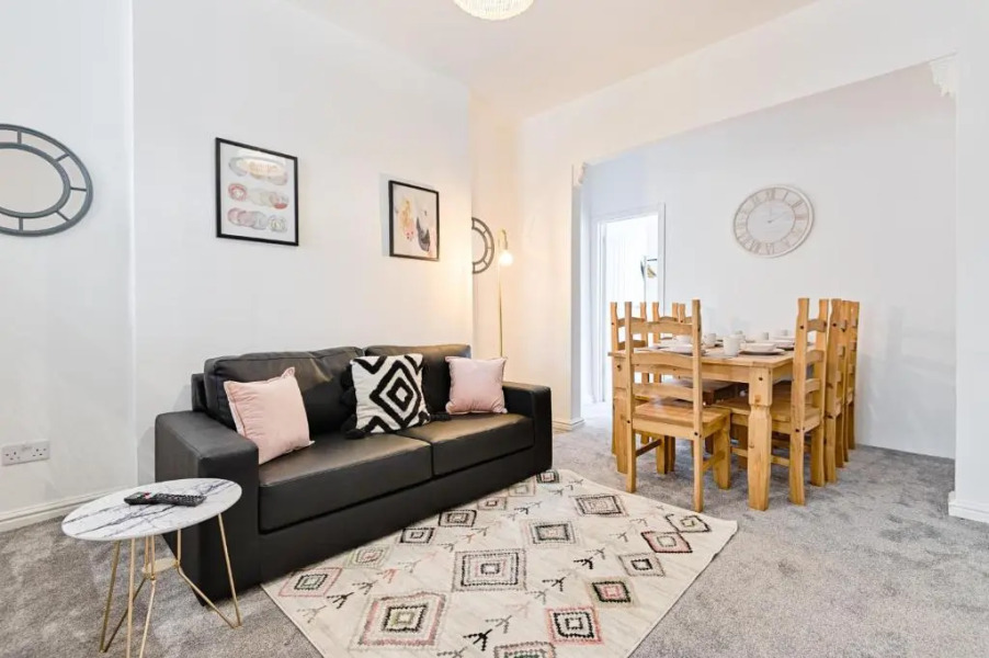 Hilltop House - TV in Every Bedroom!