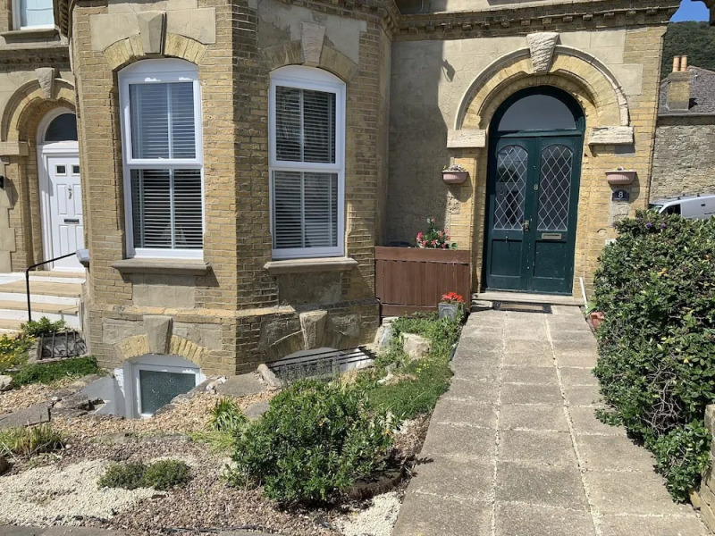 Charming 1-bed Apartment in Ventnor