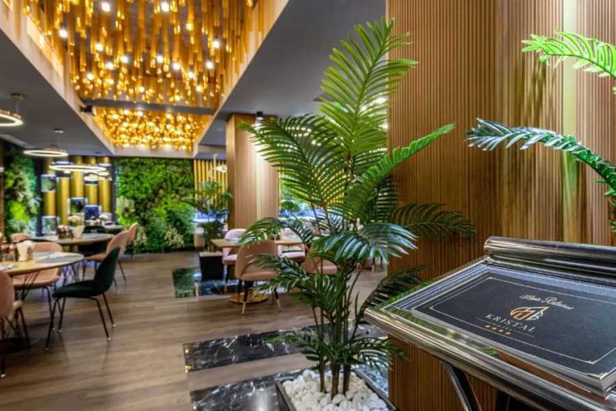 Kristal Hotel