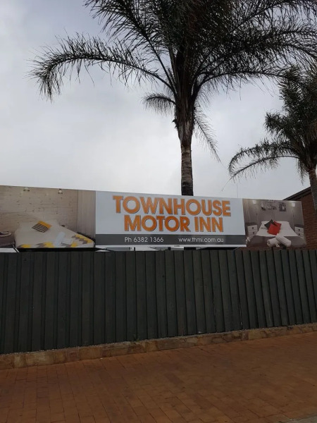 Town House Motor Inn