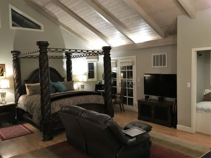 Potter's Foothill House