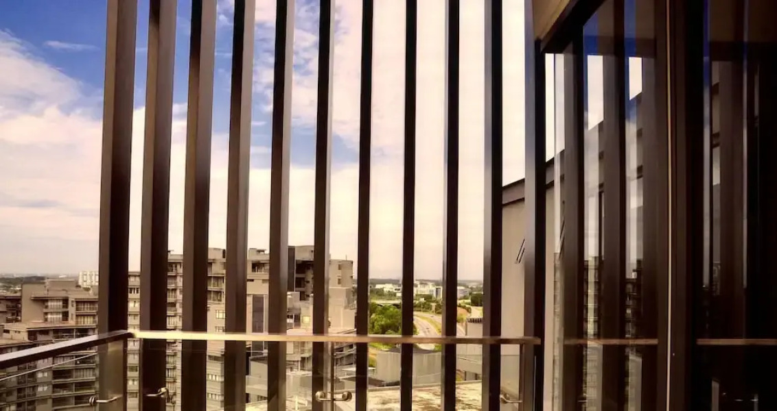 Pinebox Mirage by the Lake