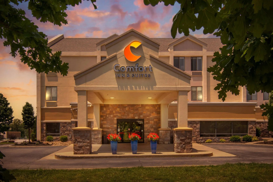 Comfort Inn & Suites Kansas City - Northeast