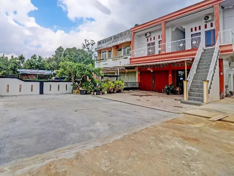 OYO 91203 Naufal Residence Syariah