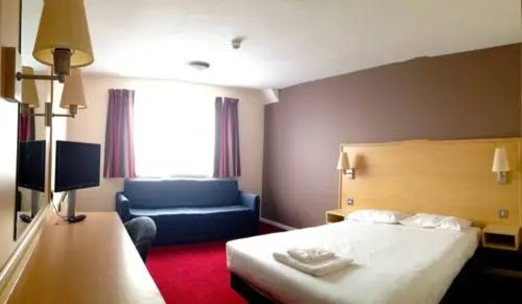 Phoenix Epping Hotel