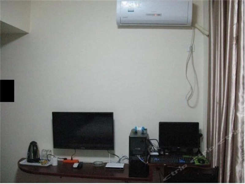 Anxian Longfeng Business Hotel