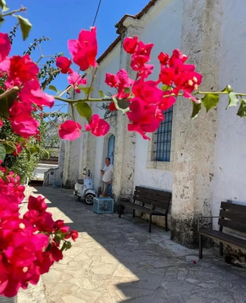 Stunning 2 plus 1 apartment for rent in ABELIA RESIDENCE at Bogaz with beautiful sea and mountains views