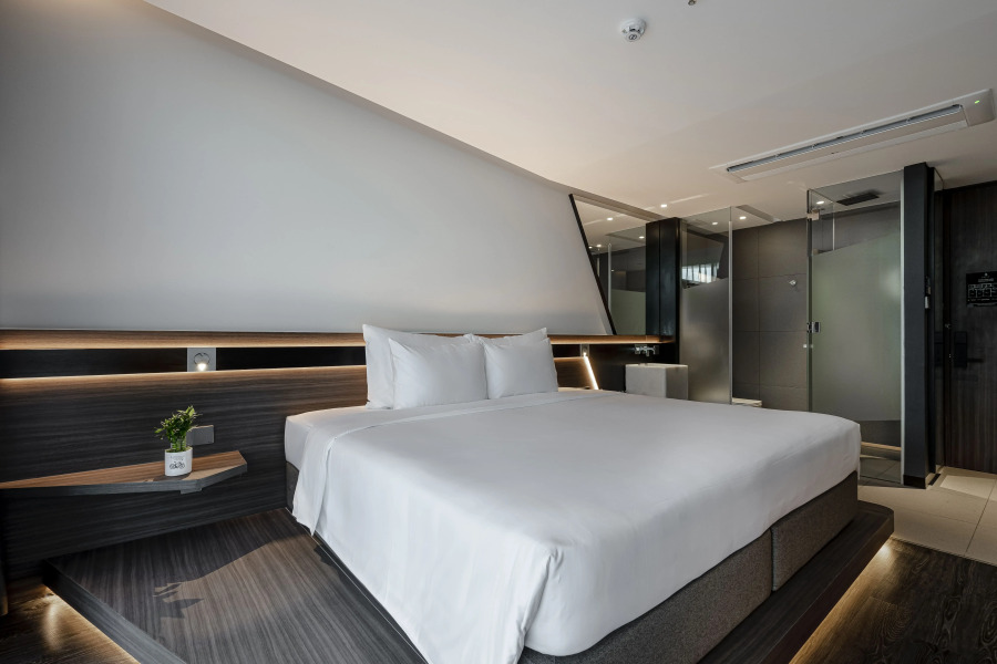 Draco Hotel & Suites