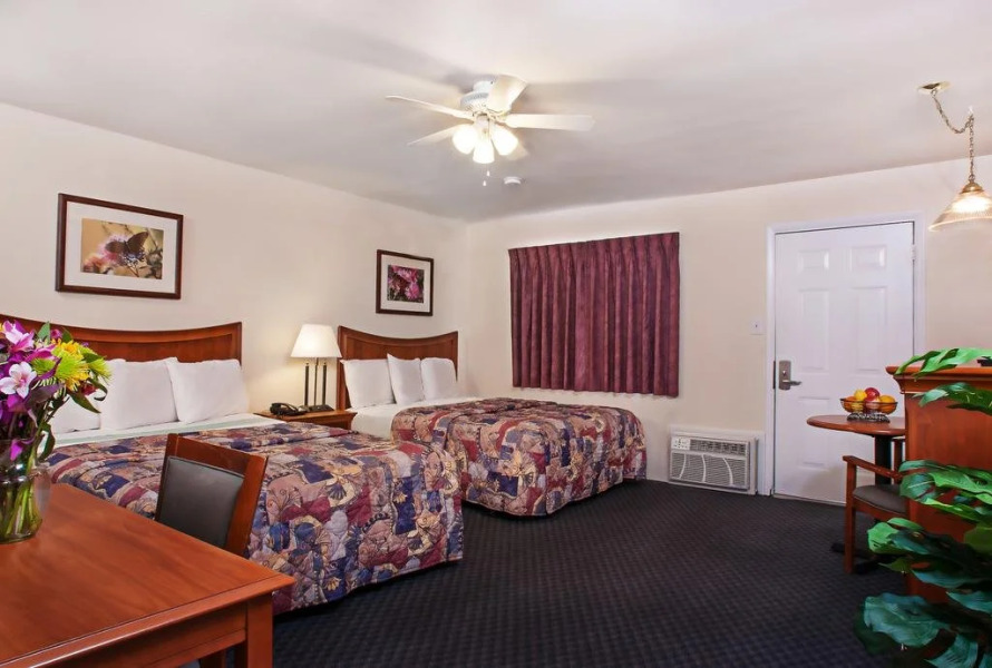 Matador Oceanfront Resort