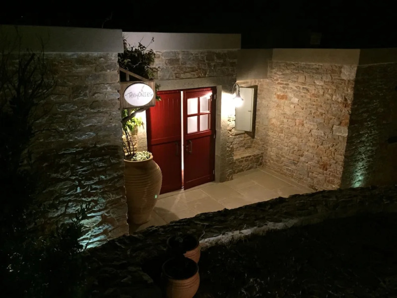 Themonies Luxury Suites