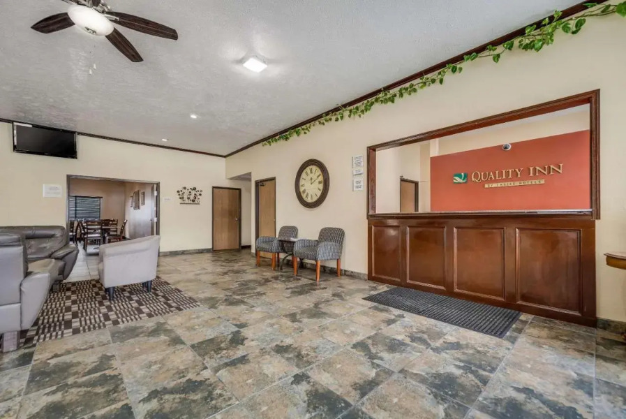 Best Western North Shore Lodge