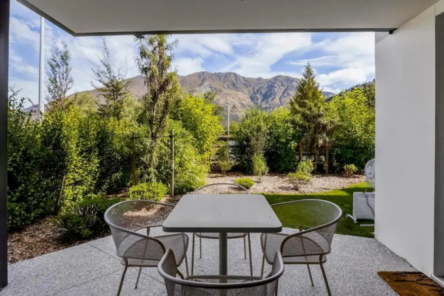 Coronet Escape Apartment 1