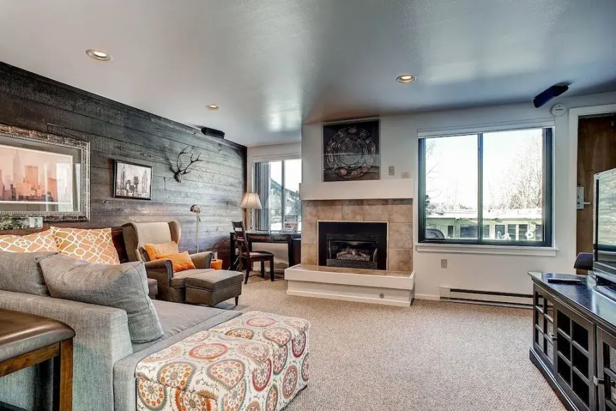 Beautifully Updated+spacious -lake Views, Kids Ski Free 2 Bedroom Condo by RedAwning