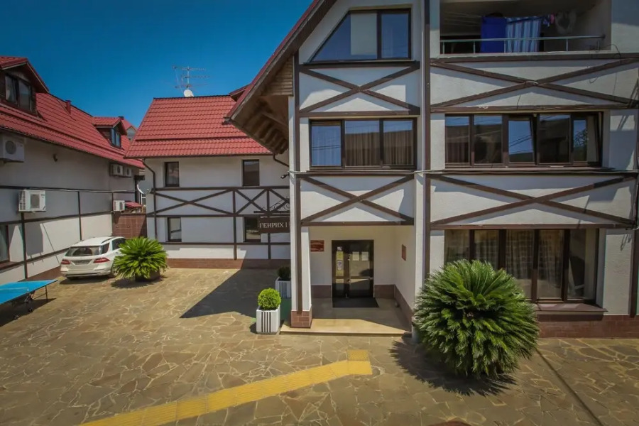 Hotel Genrih-I