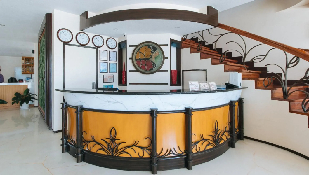RedDoorz Premium @ Nick Hotel Gerona Tarlac