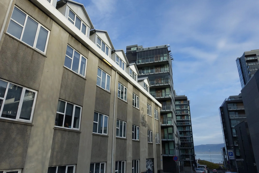 The Swan House by Heimaleiga