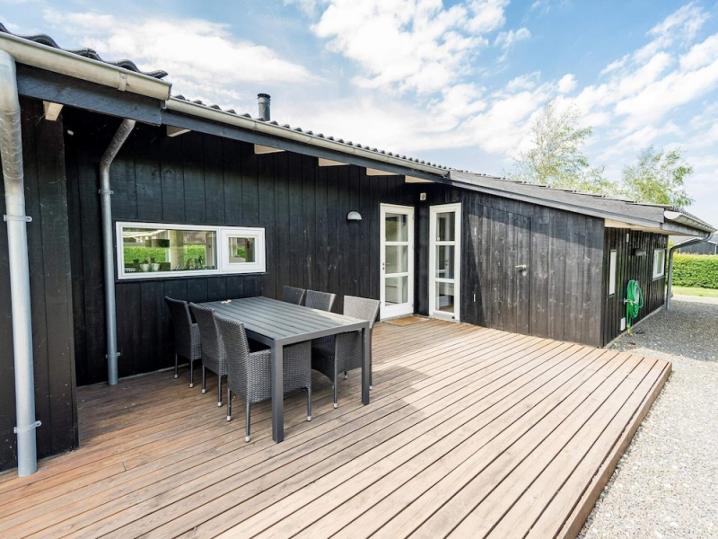 6 Person Holiday Home in Hemmet
