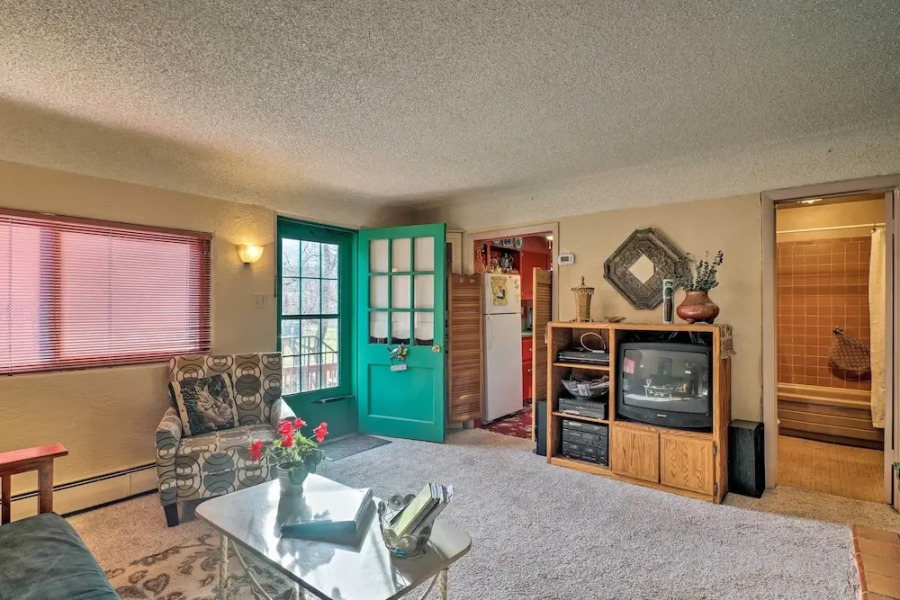 Colorful Bungalow By Pikes Peak/garden of the Gods