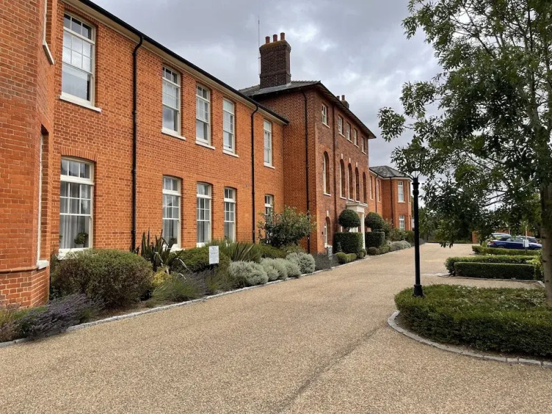 Luxurious Private One Bedroom Apartment