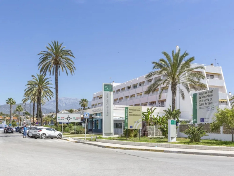 Attractive Villa in Caleta de Vélez with Private Pool