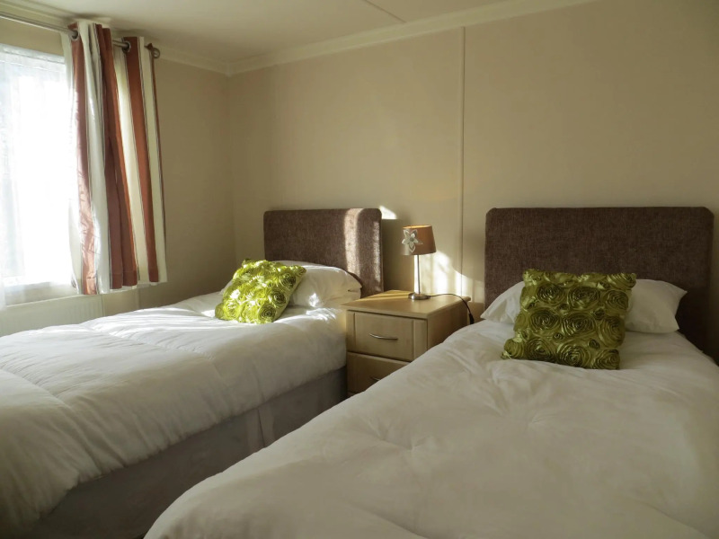 Jolie, Lodge on Manor Park