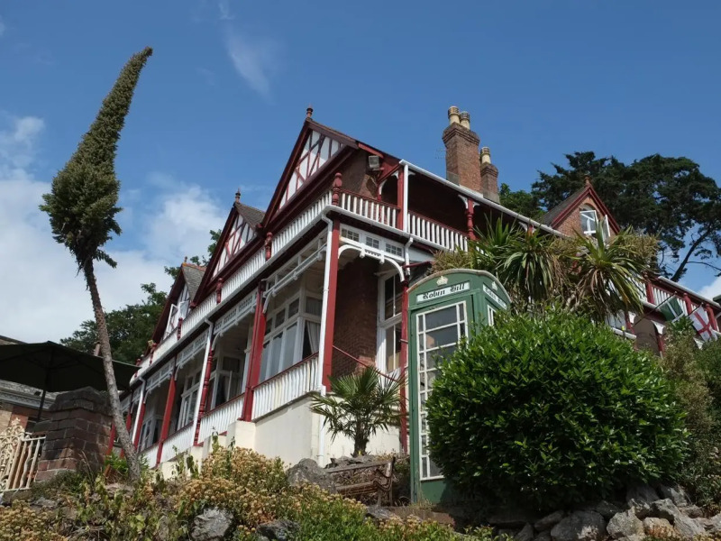 The Robin Hill Hotel