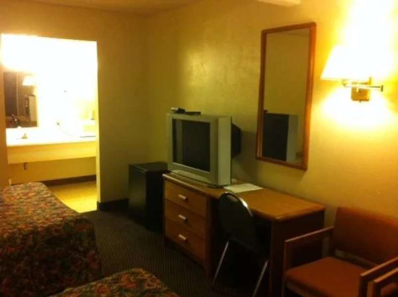 Landmark Inn