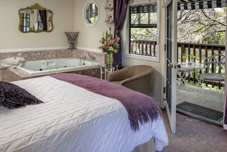 Candlelight Inn Napa Valley