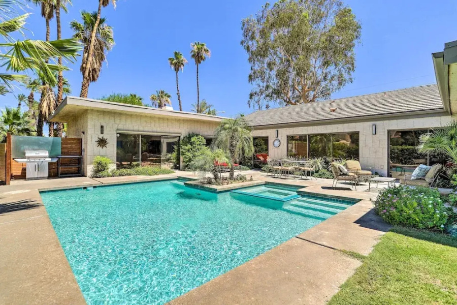 Pool, Grill & Game Room: Bermuda Dunes Oasis