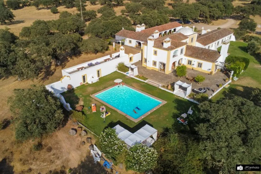 Rosa Estates: The Farmhouse & Stables