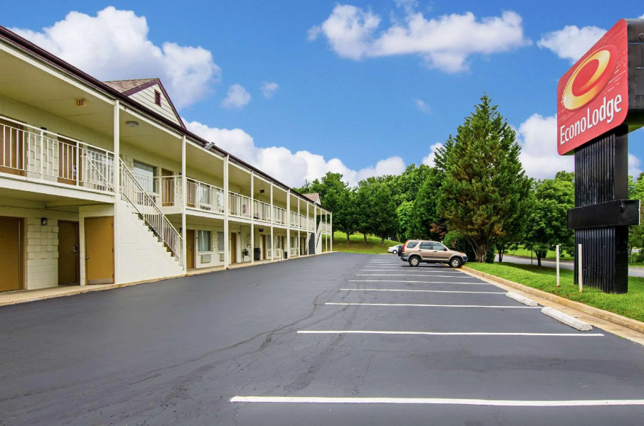 Brentwood Inn & Suites